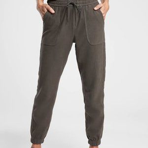 Athleta Farallon Jogger Cypress Green (olive)